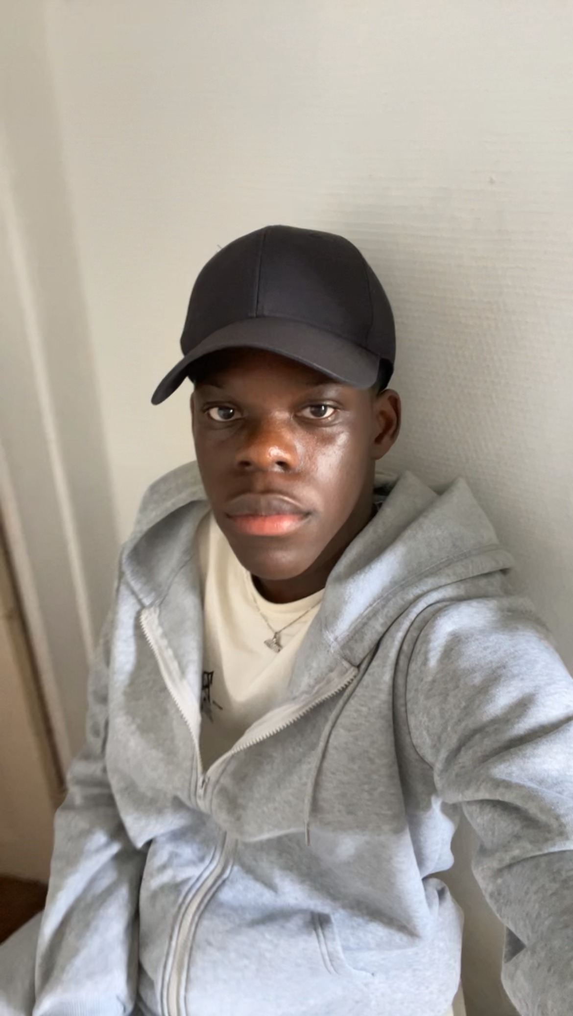 Profil de Lhacene, 18 ans, Agence Rencontre à Basse-Nendaz