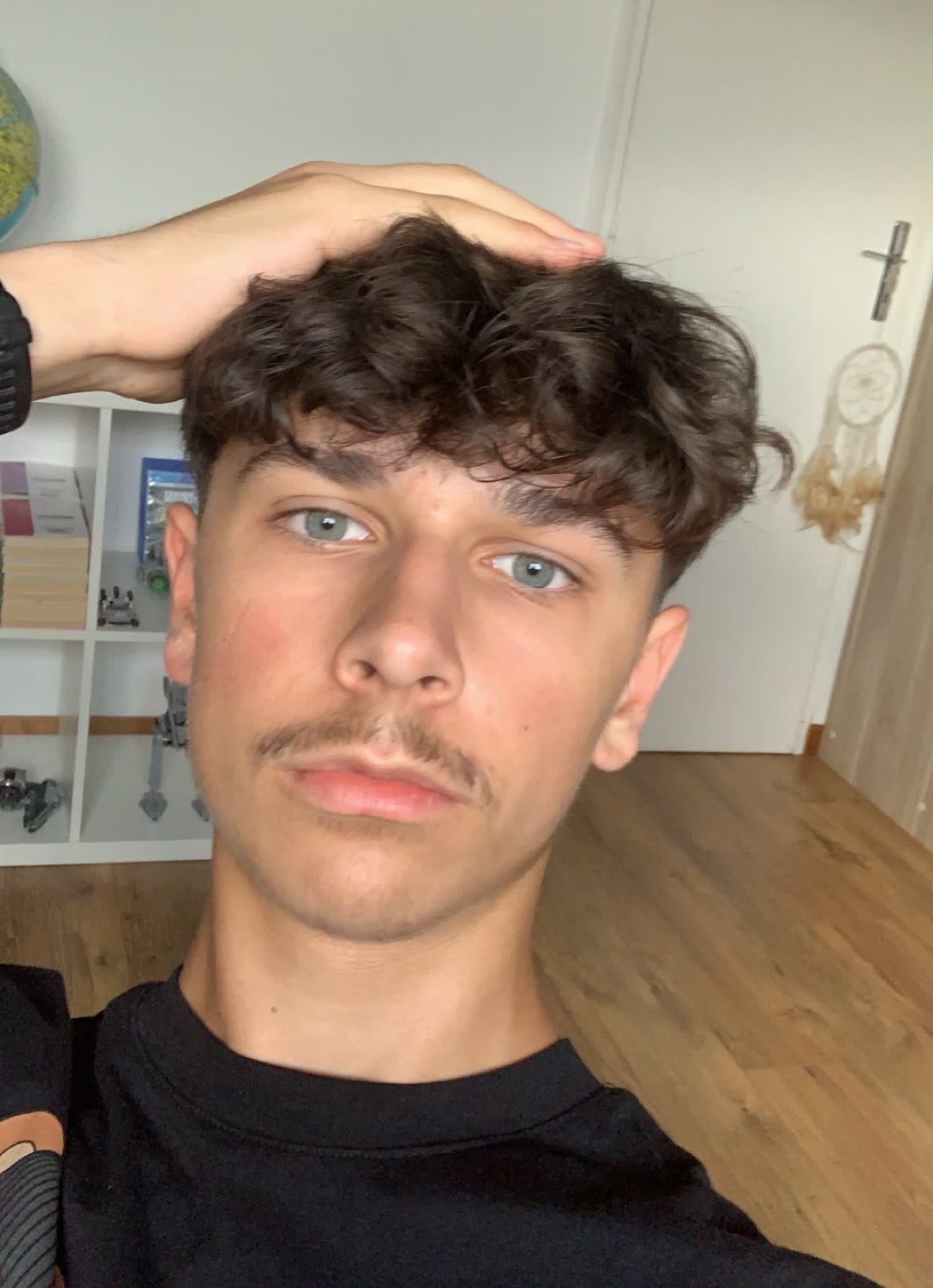 Profil de Keanu, 19 ans, Agence Rencontre à Fürigen