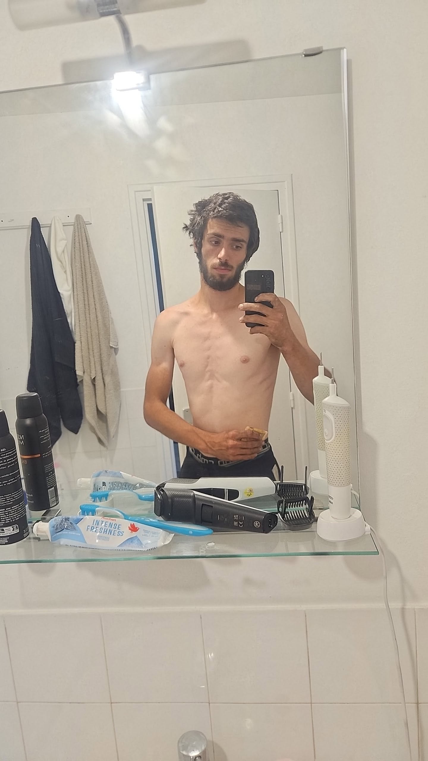 Profil de Farhad, 21 ans, Agence Rencontre à Tägertschi